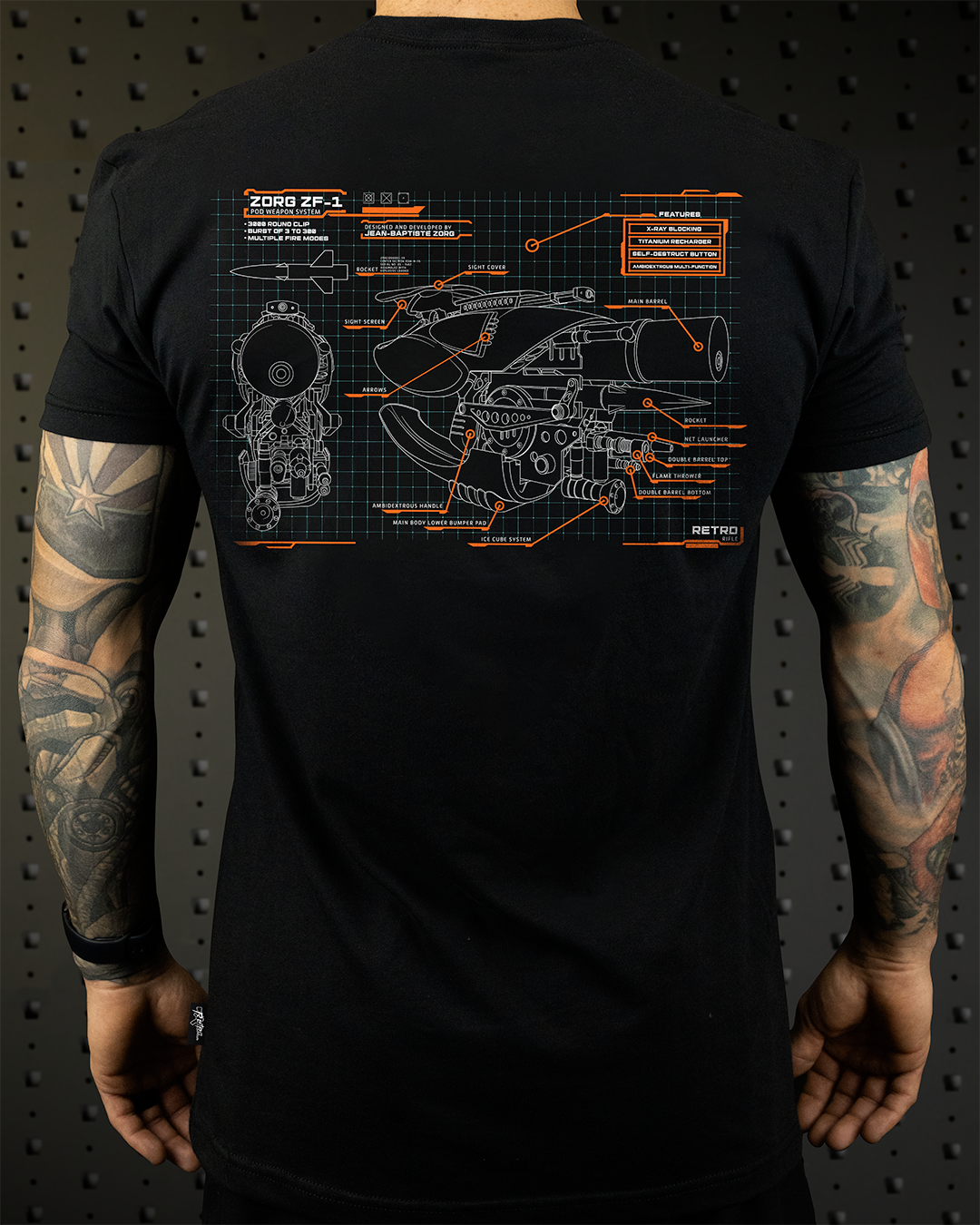 Retro Rifle - Men's T-Shirt - Zorg